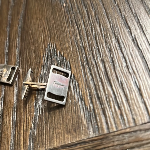 Ferragamo Cufflinks - Picture 3 of 4